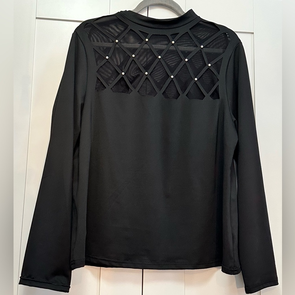 Black Top With Pearl and Peep Mesh Upper Accent Sz LG NEW!